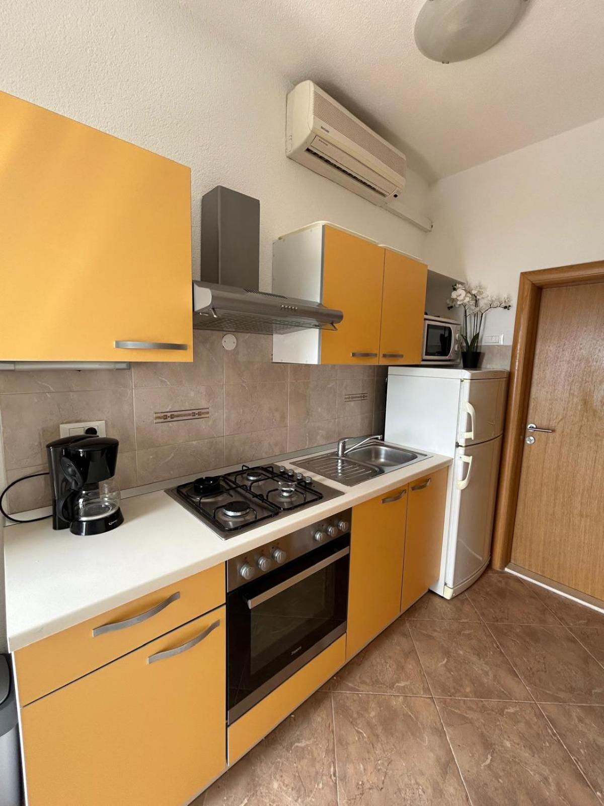 Apartment Lovre Topic Baška Voda المظهر الخارجي الصورة